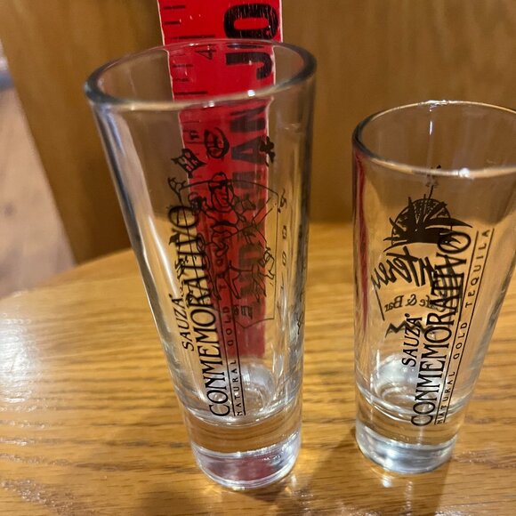 Lot of 2 Suaza Shot Glasses Conmemorativo Natural Gold Tequila Clear VNTG - Picture 9 of 14